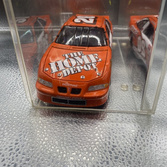NASCAR 2000 1:24 Diecast Car Tony Stewart #20 Home Depot Collectible Edition - Picture 6 of 13